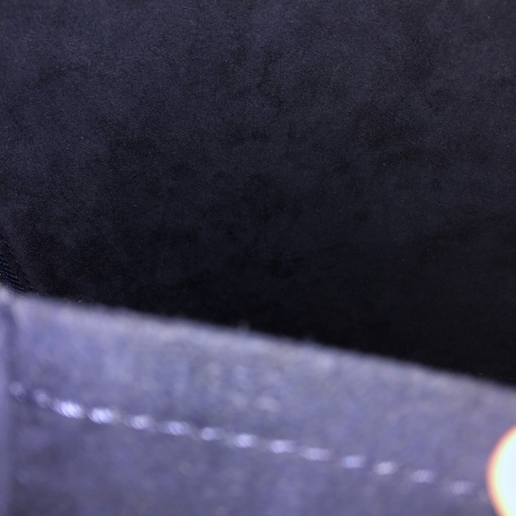 Authentic Louis Vuitton Blue Alma Epi GM - Picture 5 of 8